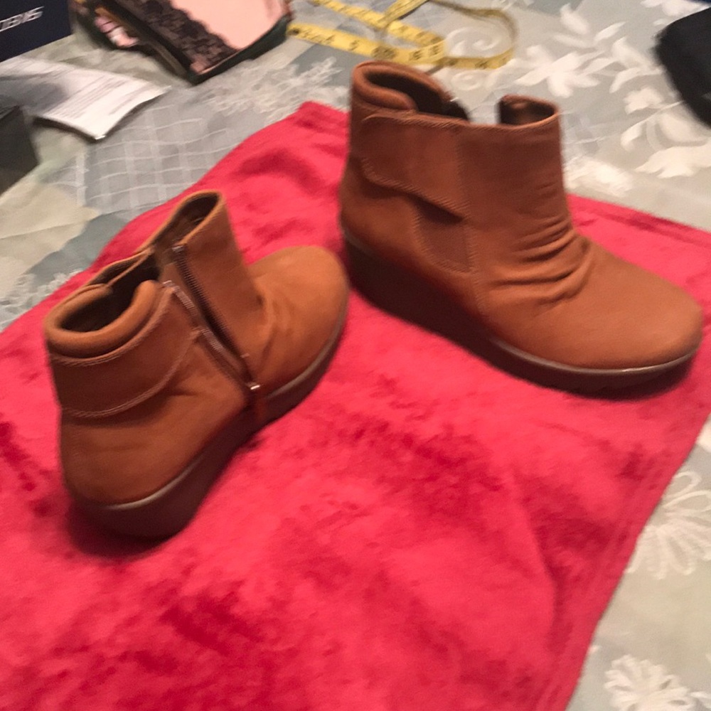 NEW WITHOUT BOX SKETCHER BOOTS